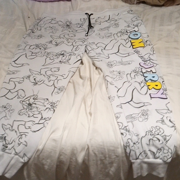 Tom and jerry exclusive joggers - Picture 1 of 3